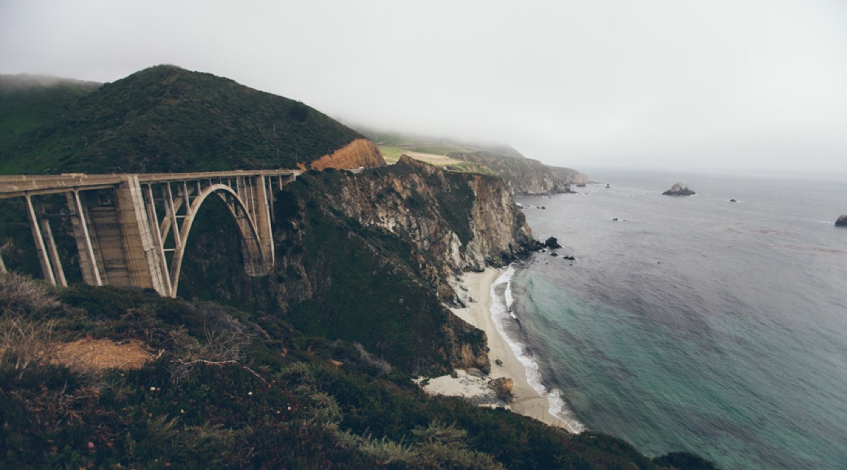 by James Besser @https://unsplash.com/search/bridge?photo=fCCnUAGJrUQ